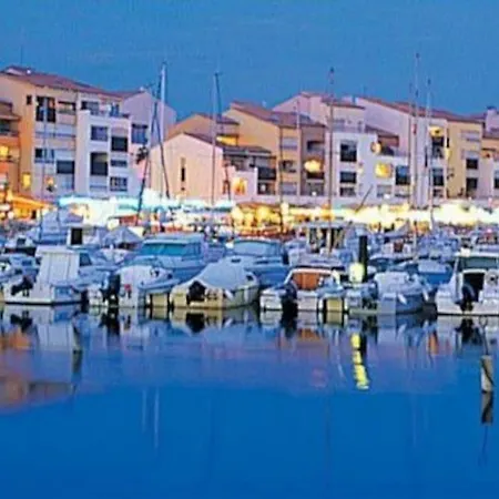 - Piscine - Parking - Proche Richelieu Appartement Agde