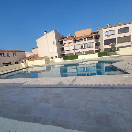 - Piscine - Parking - Proche Richelieu Apartamento
