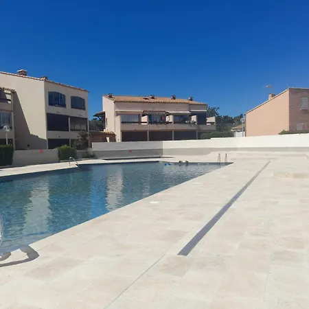 - Piscine - Parking - Proche Richelieu Appartement Agde